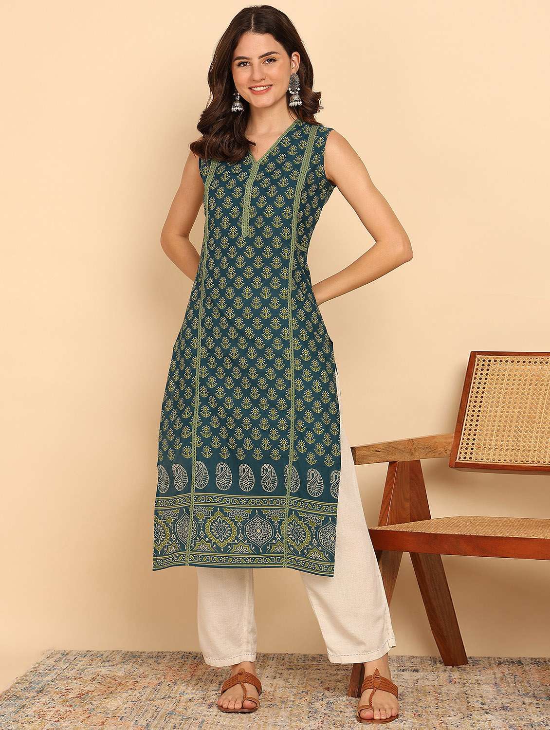women floral printed sleeveless straight kurta - 21957893 -  Standard Image - 2