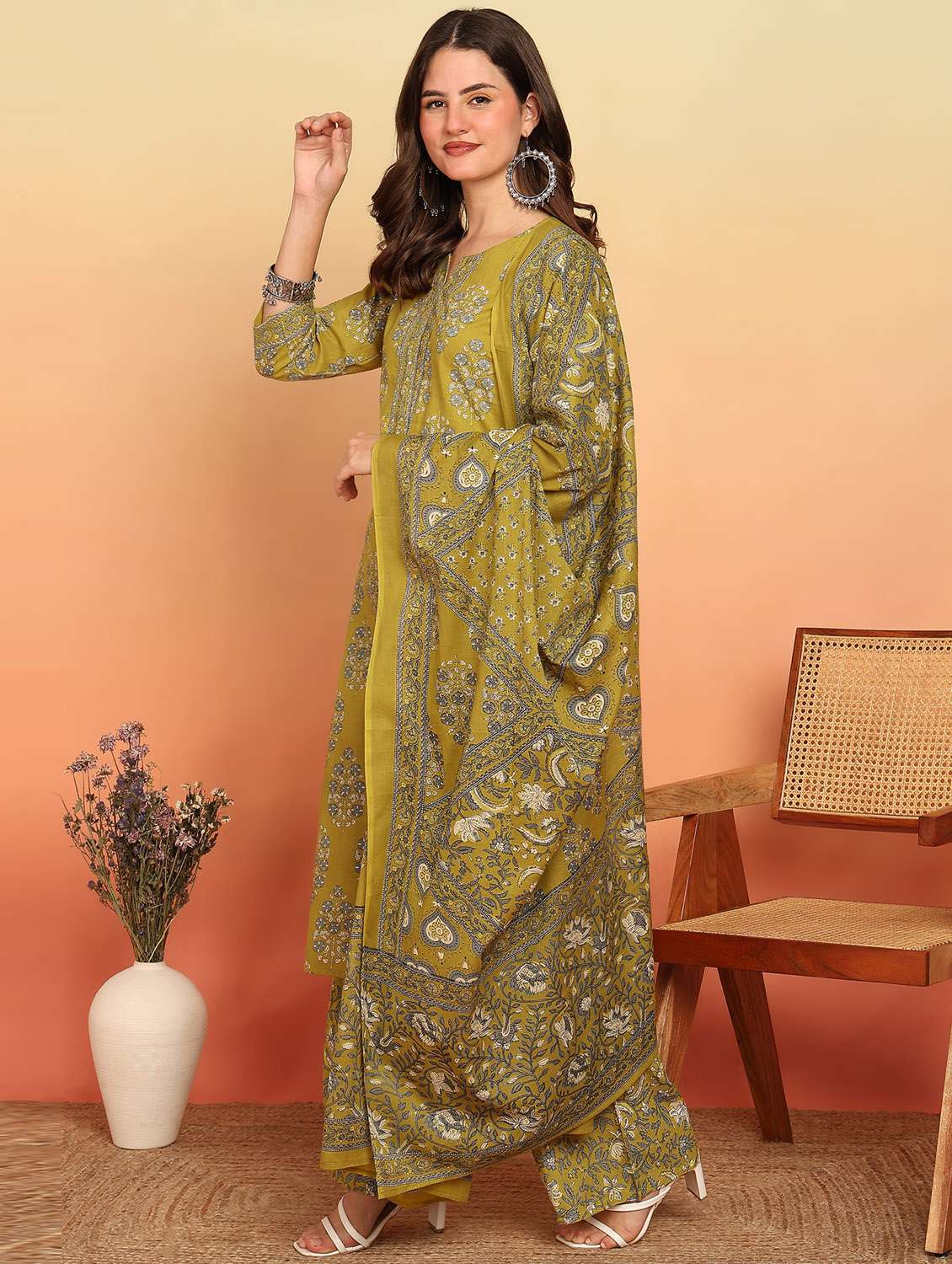 women three quarter sleeve kurta palazzo with dupatta set - 21957924 -  Standard Image - 2