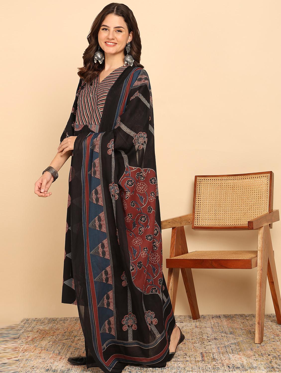 women three quarter sleeve kurta pant with dupatta set - 21957929 - Standard Image - 2