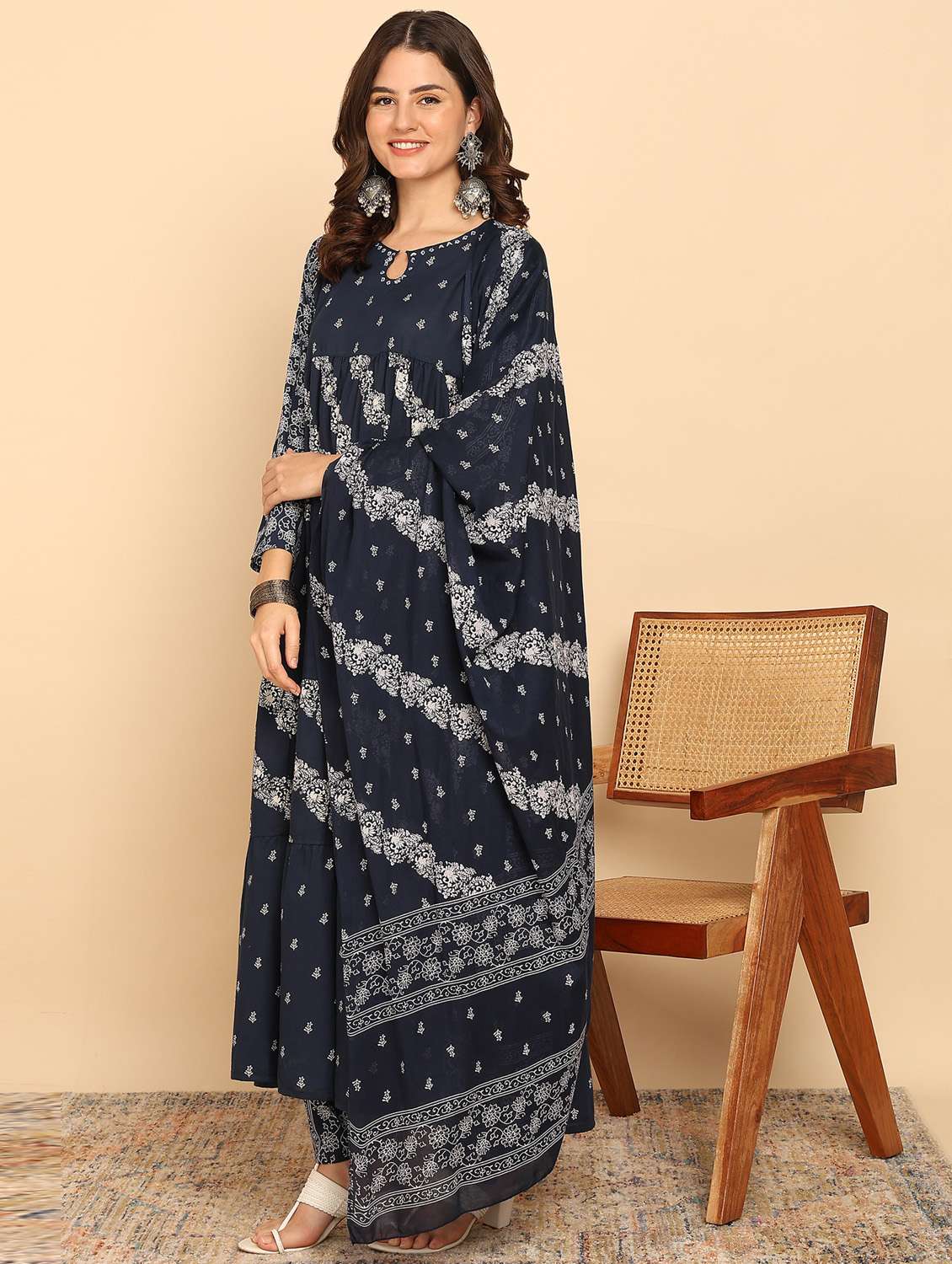 women long sleeve anarkali kurta pant with dupatta set - 21957930 -  Standard Image - 2