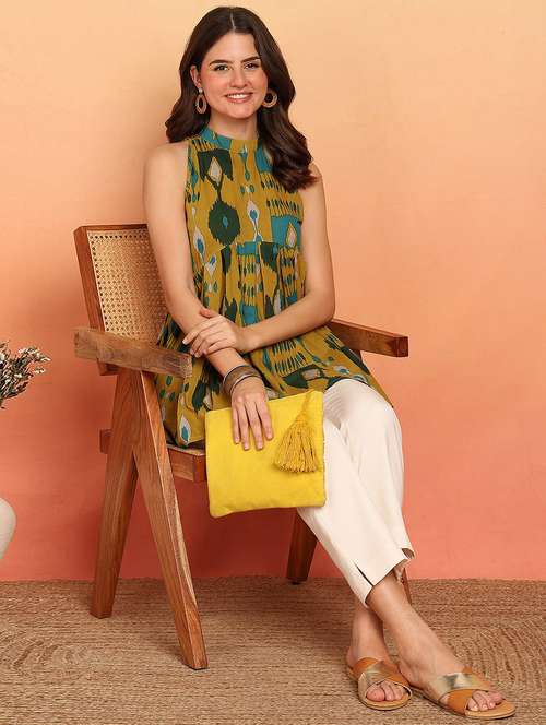 Women Printed Halter Neck Sleeveless Flared Kurti