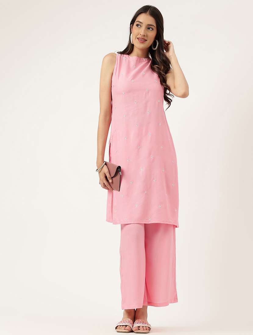 women embroidered sleeveless kurta palazzo set
