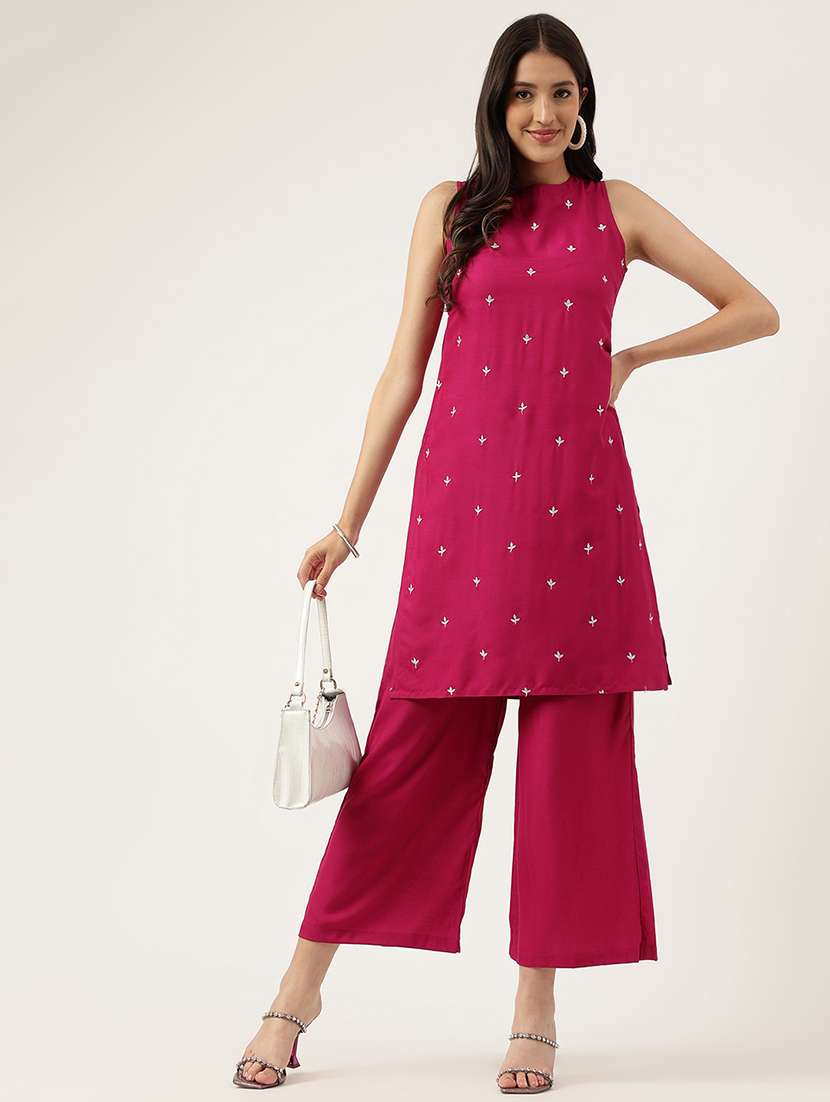women embroidered sleeveless kurta palazzo set
