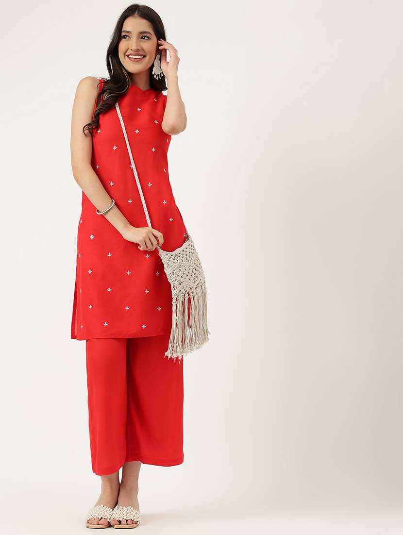 women embroidered sleeveless kurta palazzo set