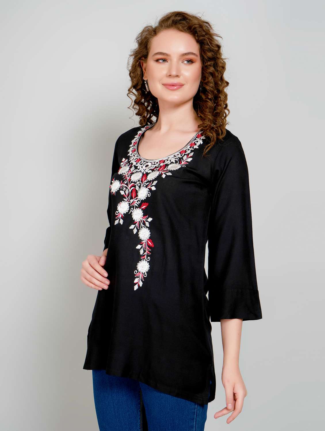 Women Embroidered Three Quarter Sleeve Straight Kurti