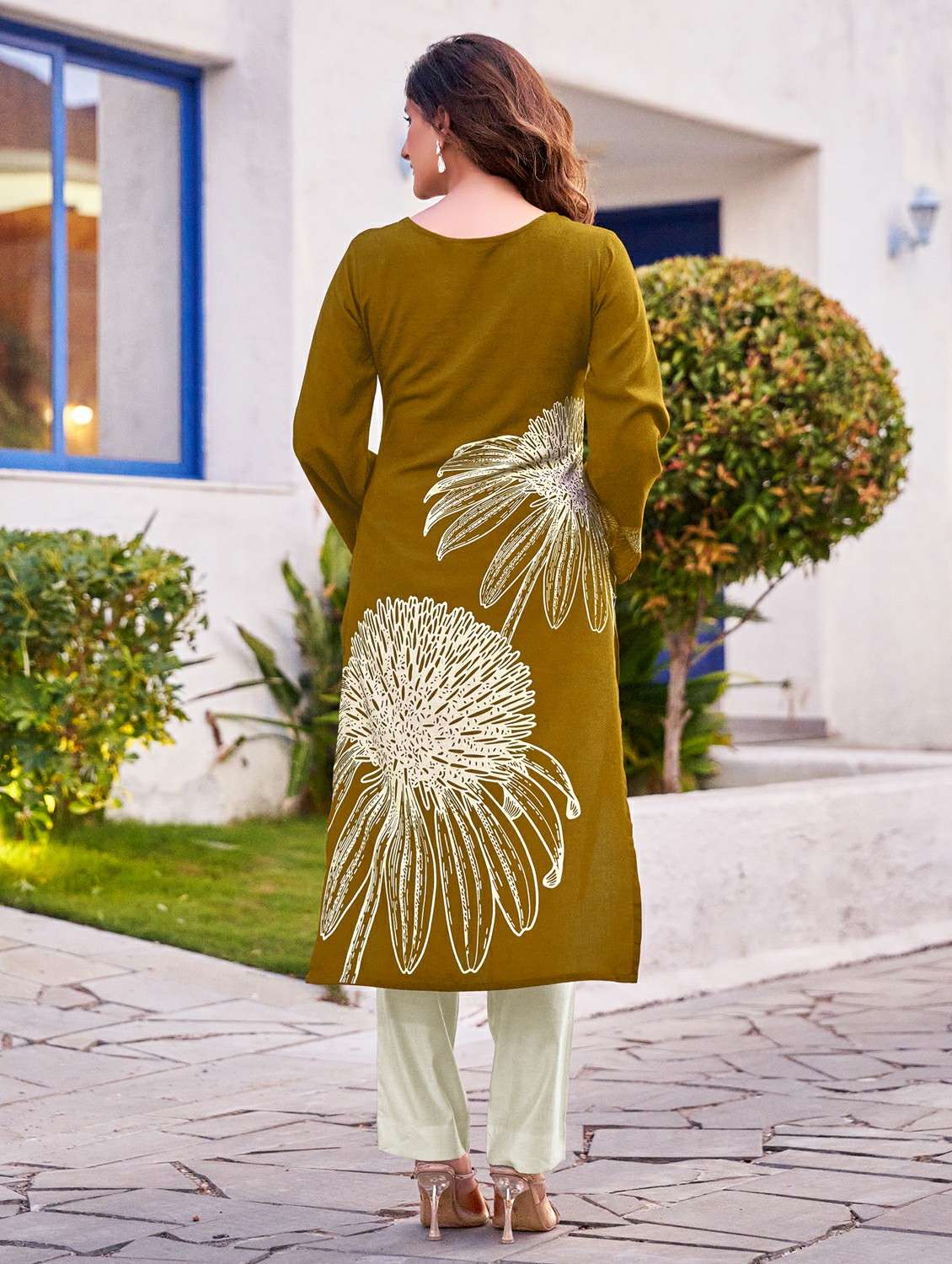 women floral printed long sleeve straight kurta - 21959408 - Standard Image - 2