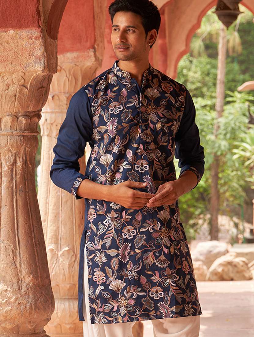 men embroidered mandarin neck long kurta - 21959436 - Zoom Image - 0