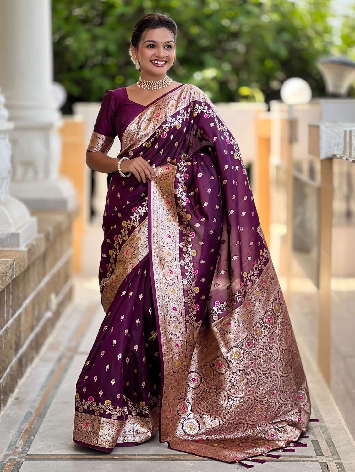 women self design banarasi saree with blouse