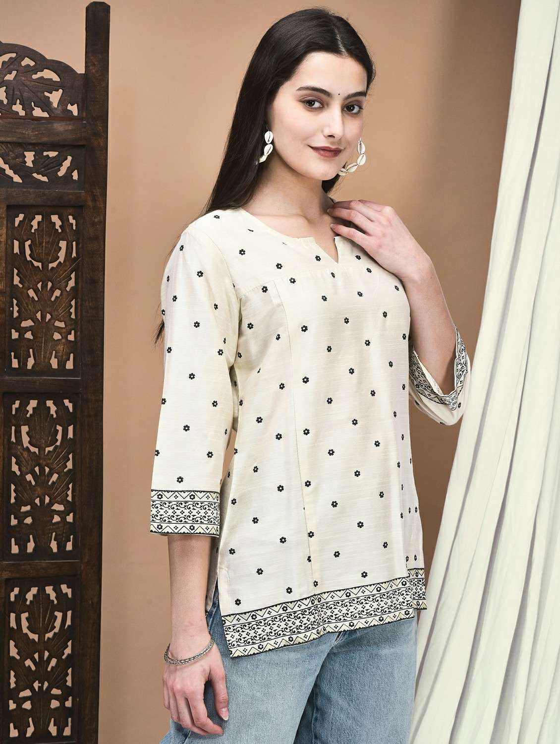 women three quarter sleeve straight kurti - 21959478 -  Standard Image - 2