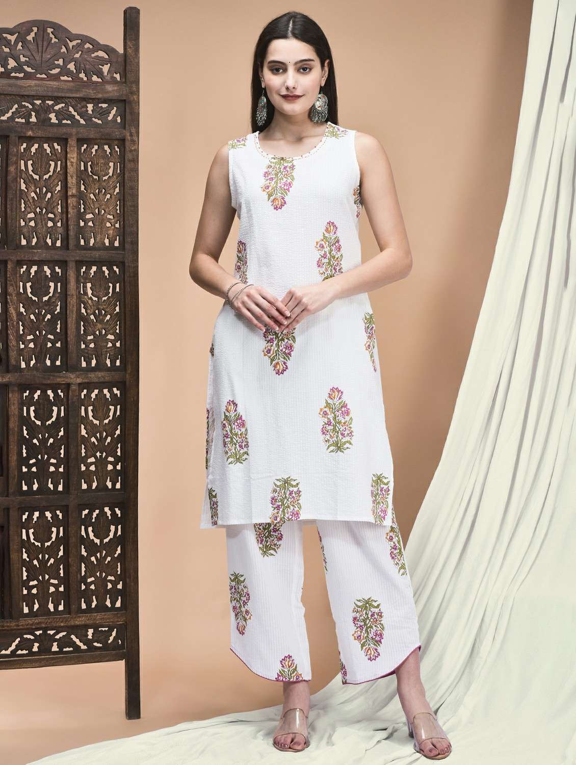 women white sleeveless kurta palazzo set - 21959506 - Standard Image - 2