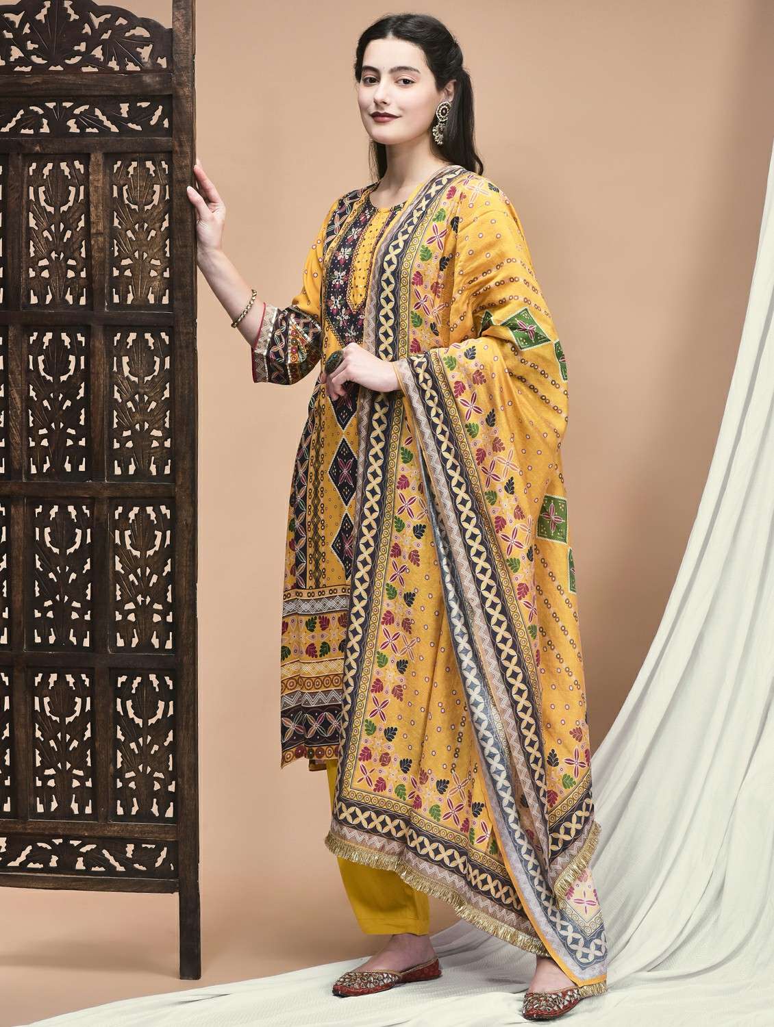women three quarter sleeve kurta pant with dupatta set - 21959513 - Standard Image - 2