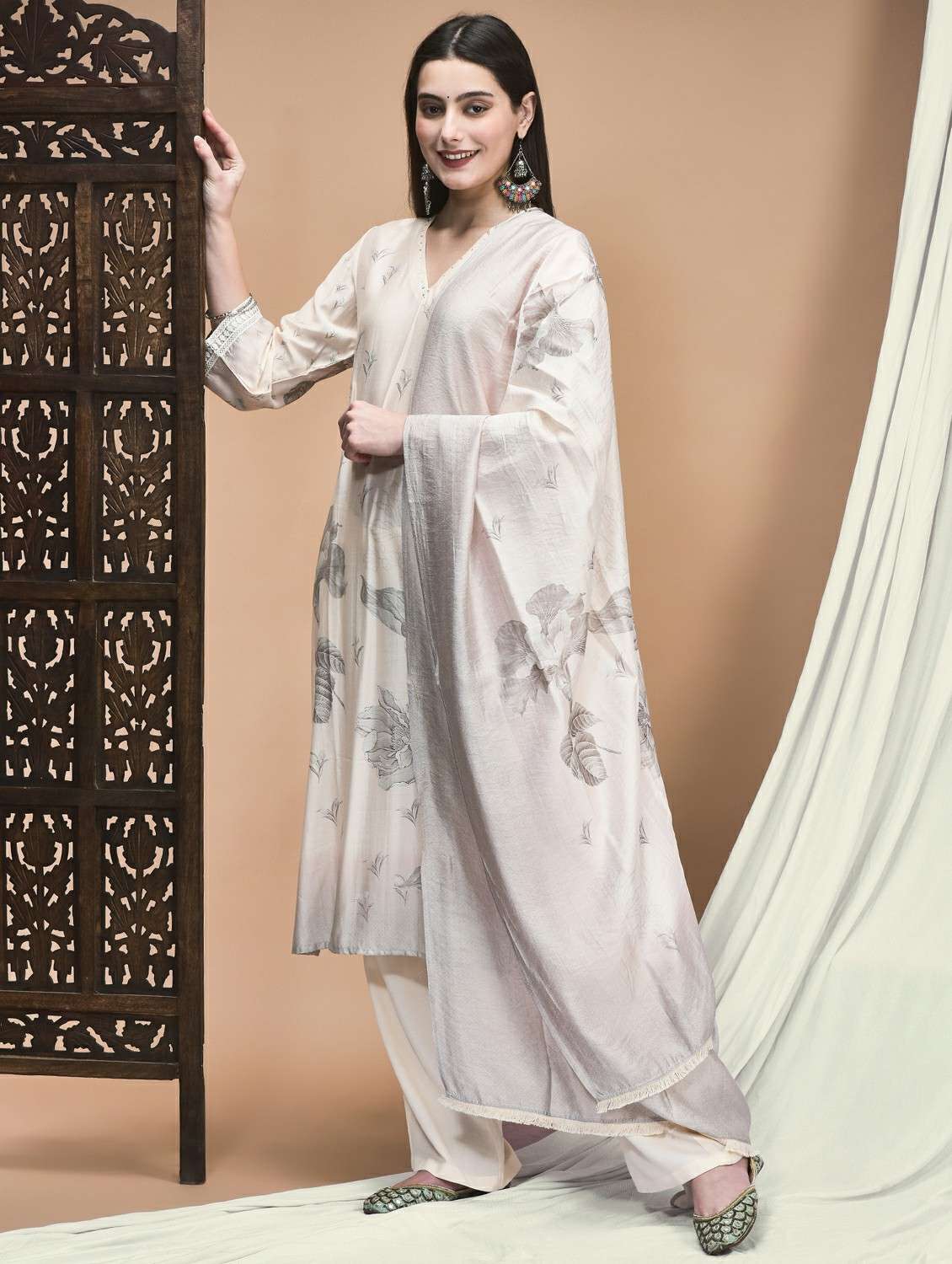 women three quarter sleeve kurta pant with dupatta set - 21959516 -  Standard Image - 2