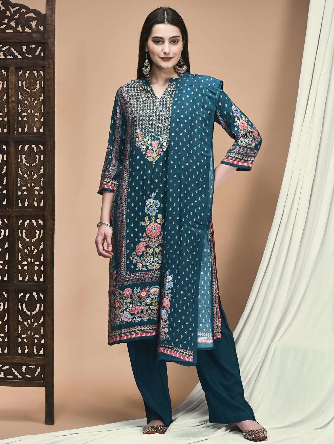 women three quarter sleeve kurta pant with dupatta set - 21959519 - Standard Image - 2