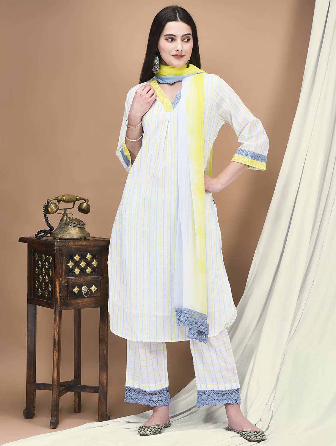 women three quarter sleeve kurta pant with dupatta set - 21959522 - Standard Image - 2