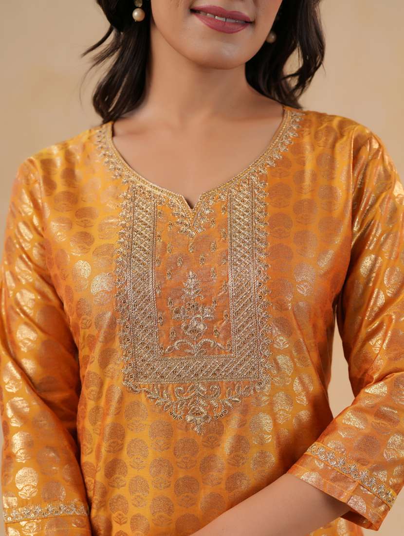 Women Three Quarter Sleeve Kurta Pant Set