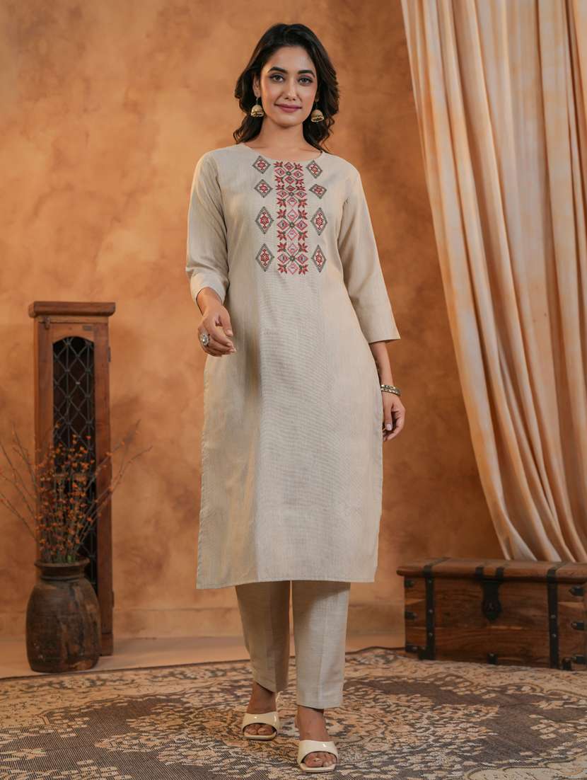 women three quarter sleeve kurta pant set
