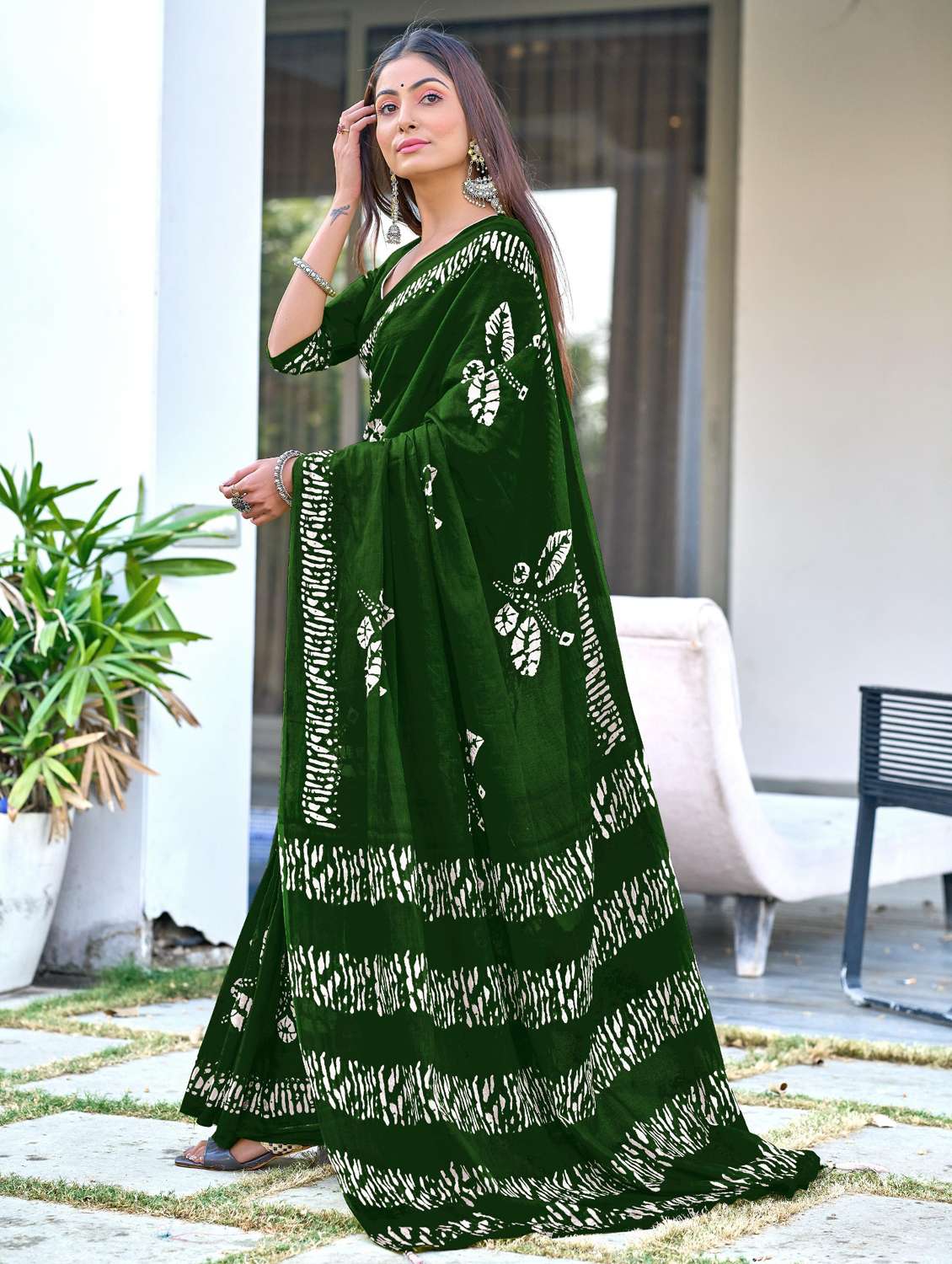 women batik printed ready to wear saree with blouse - 21959564 - Standard Image - 2