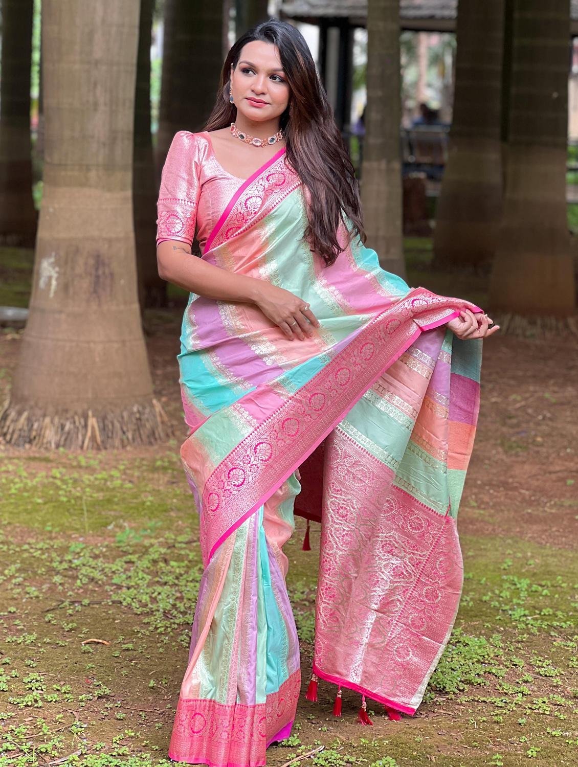 women self design banarasi saree with blouse - 21959570 - Standard Image - 2