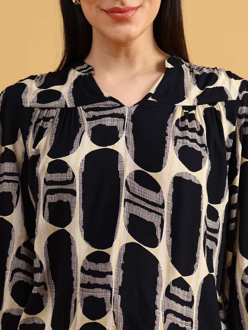 women abstract mandarin neck top - 21959797 -  Standard Image - 2