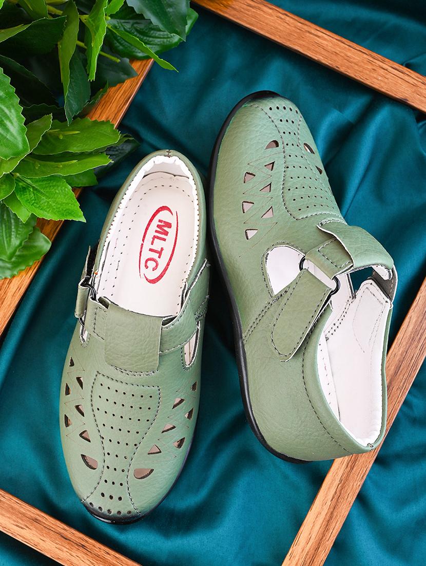 boys solid sandals with velcro closure