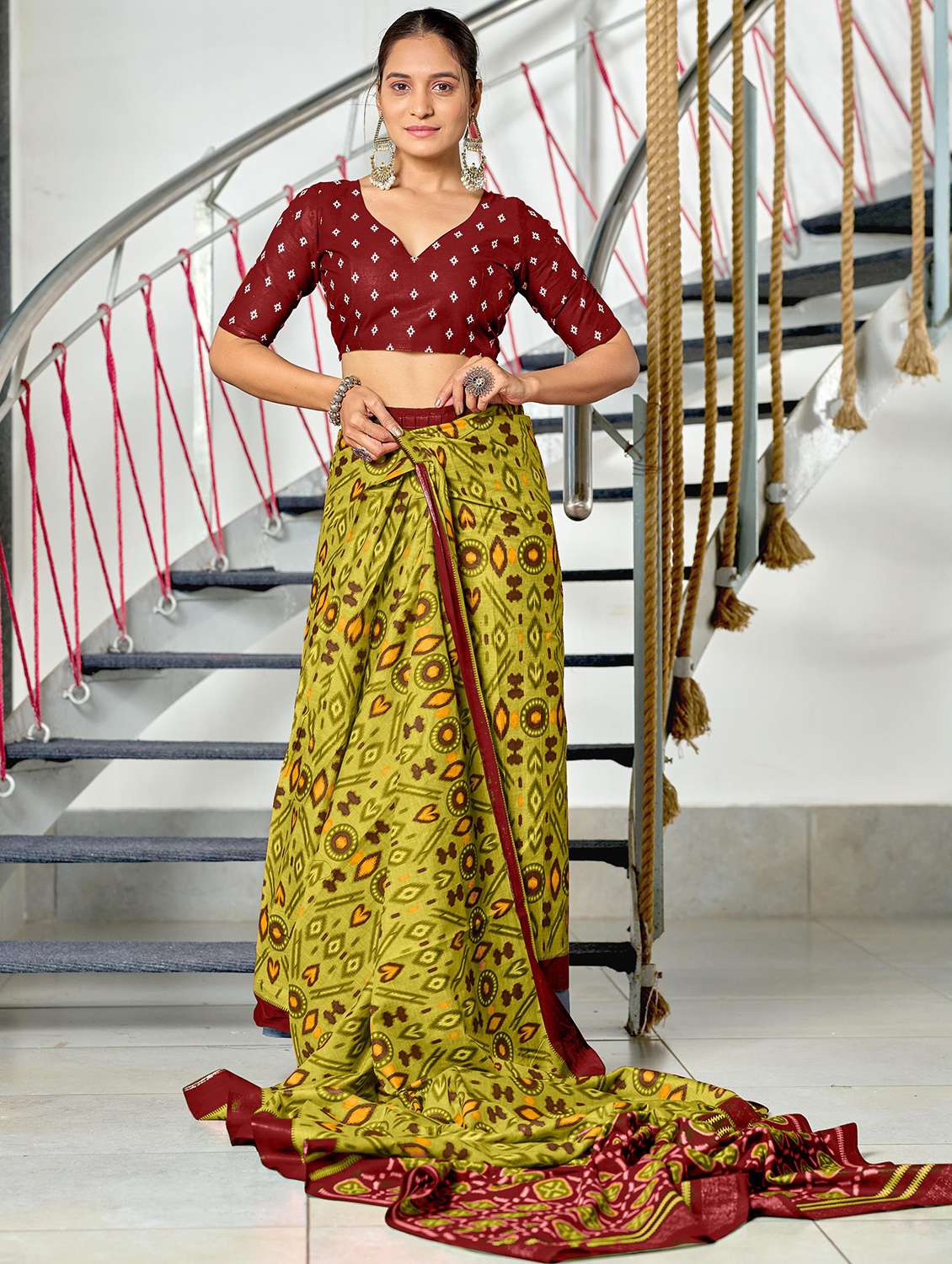 women ikat printed ready to wear saree with blouse - 21960202 - Standard Image - 2