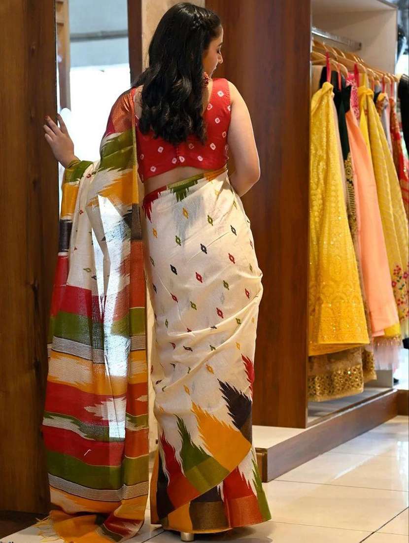 women printed casual wear saree with blouse - 21960470 -  Standard Image - 2