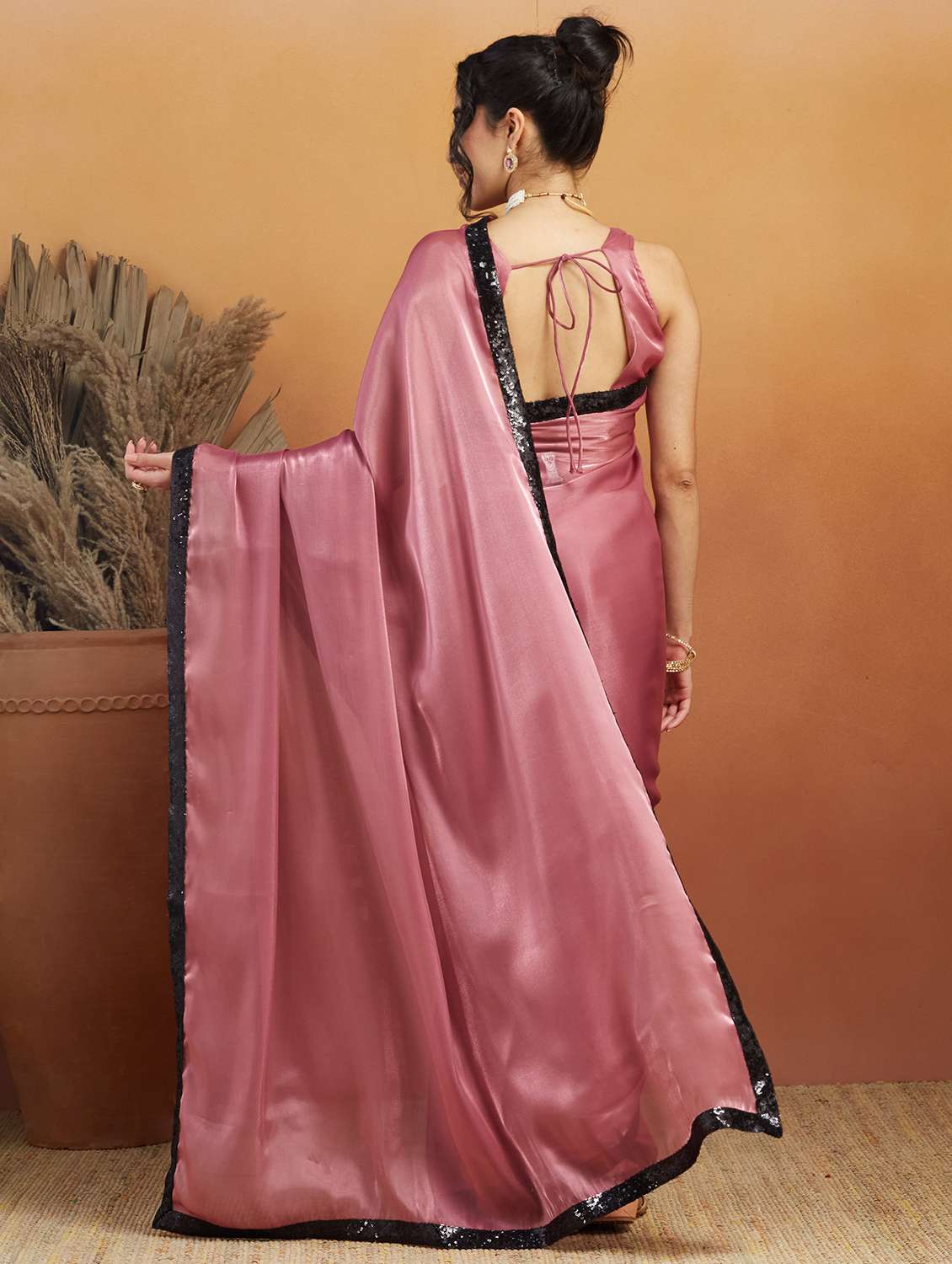 Women Solid With Bordered Ready To Wear Saree With Blouse - 21961282 -  Standard Image - 2