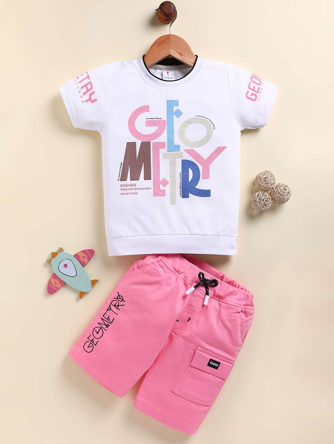 boys printed t-shirt and shorts set
