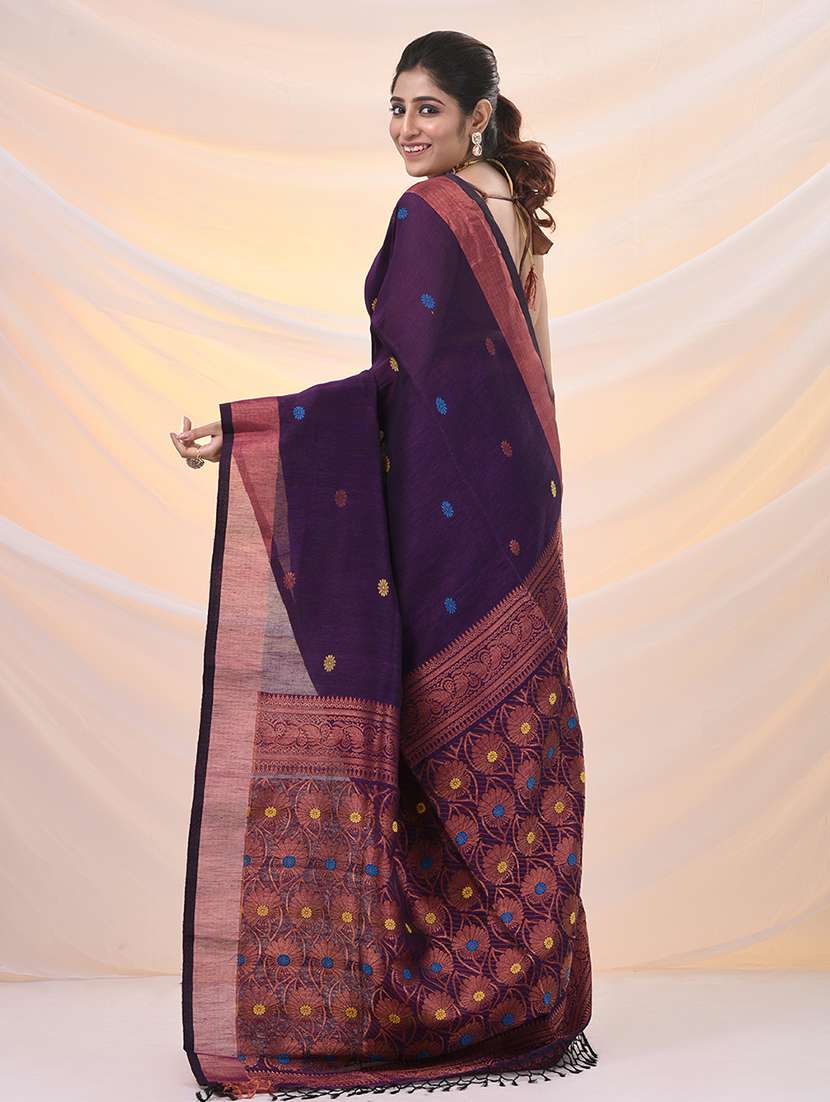 women self design handloom saree with blouse - 21961505 - Standard Image - 2