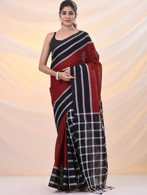 women solid with striped bordered saree with blouse - 21961507 - Standard Image - 0