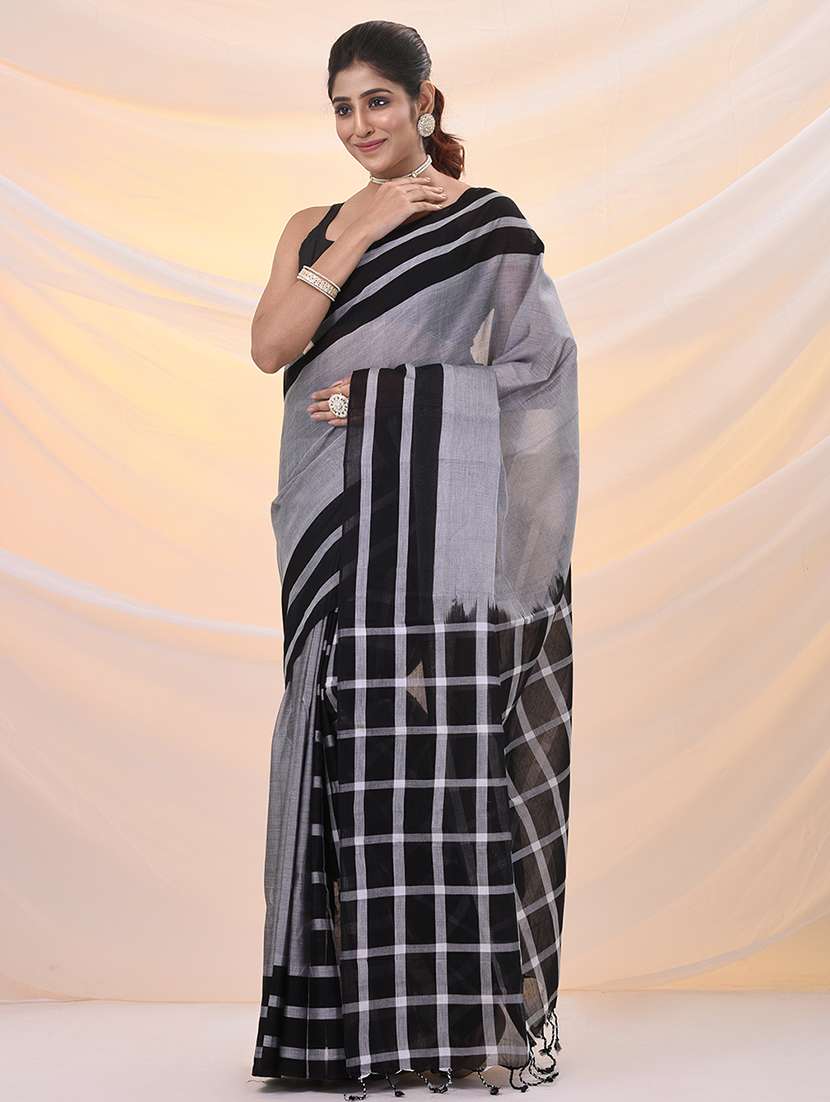 women solid with striped bordered saree with blouse - 21961508 - Standard Image - 2