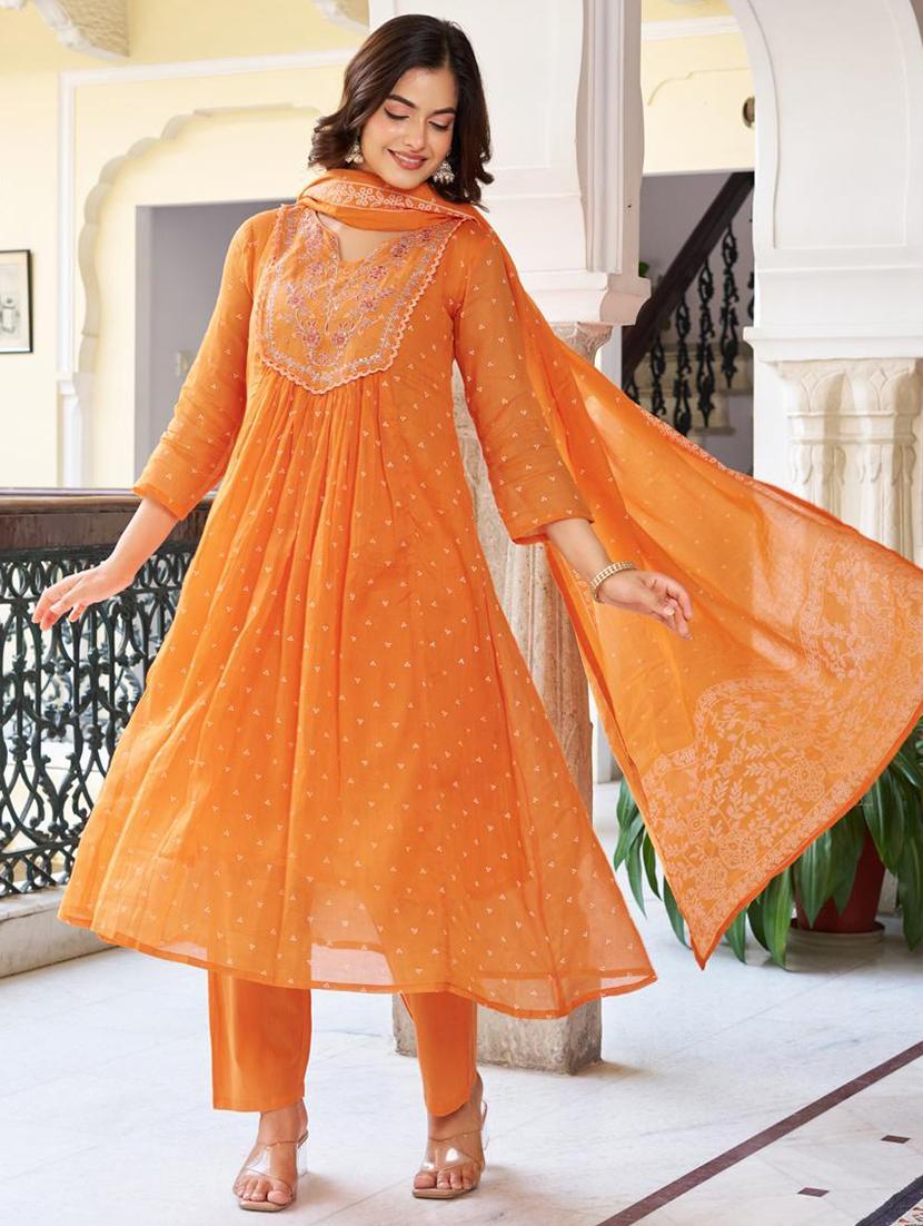 women three quarter sleeve kurta pant with dupatta set - 21961642 - Standard Image - 2