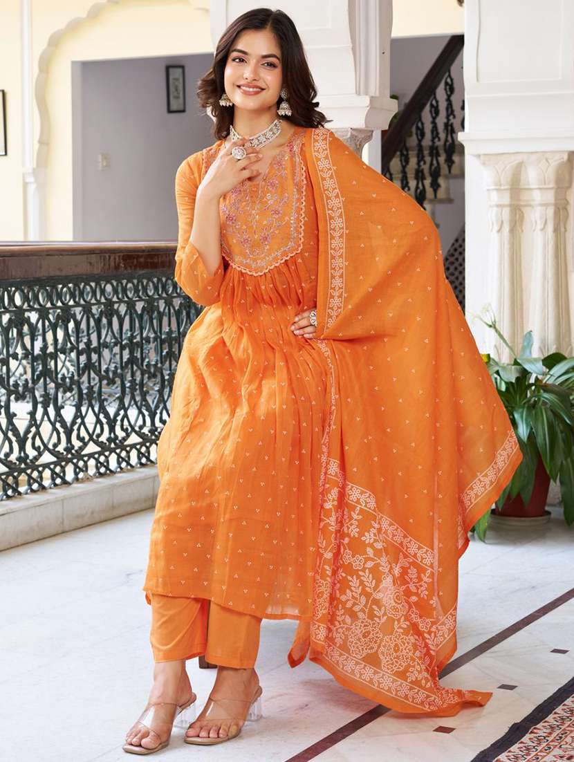 Women Three Quarter Sleeve Kurta Pant With Dupatta Set