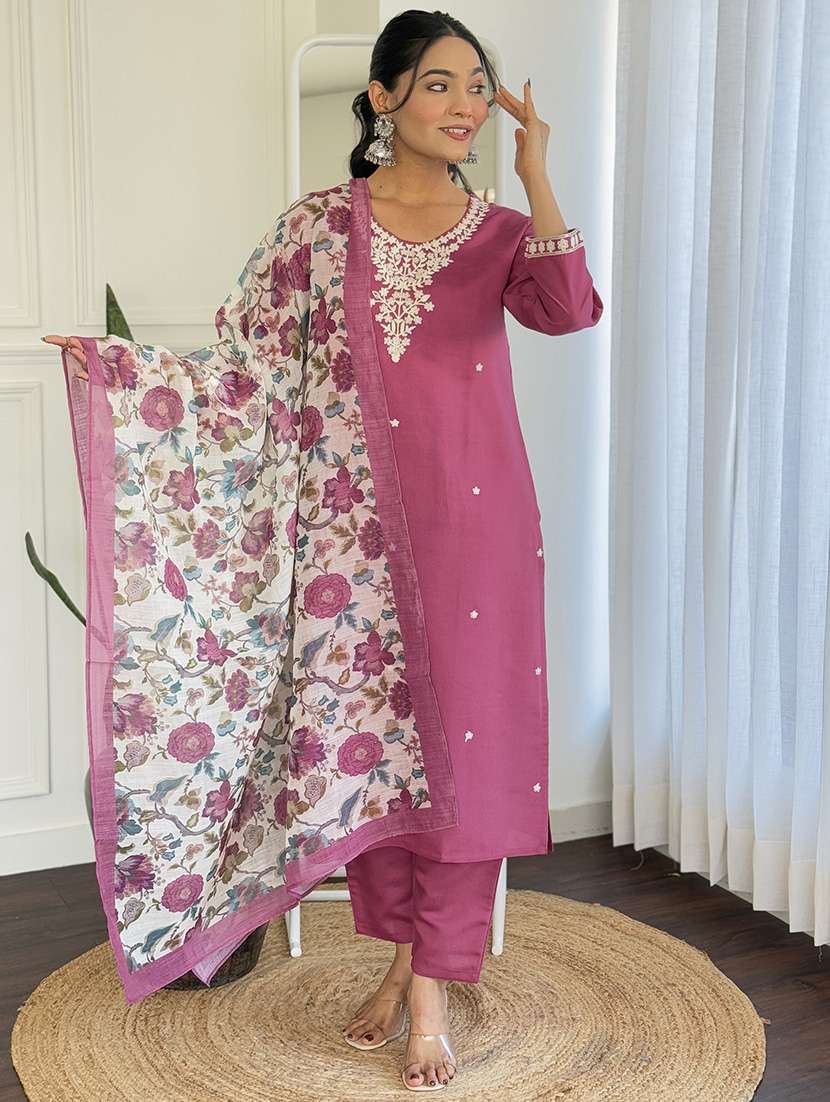 women three quarter sleeve kurta pant with dupatta set - 21961651 - Standard Image - 2