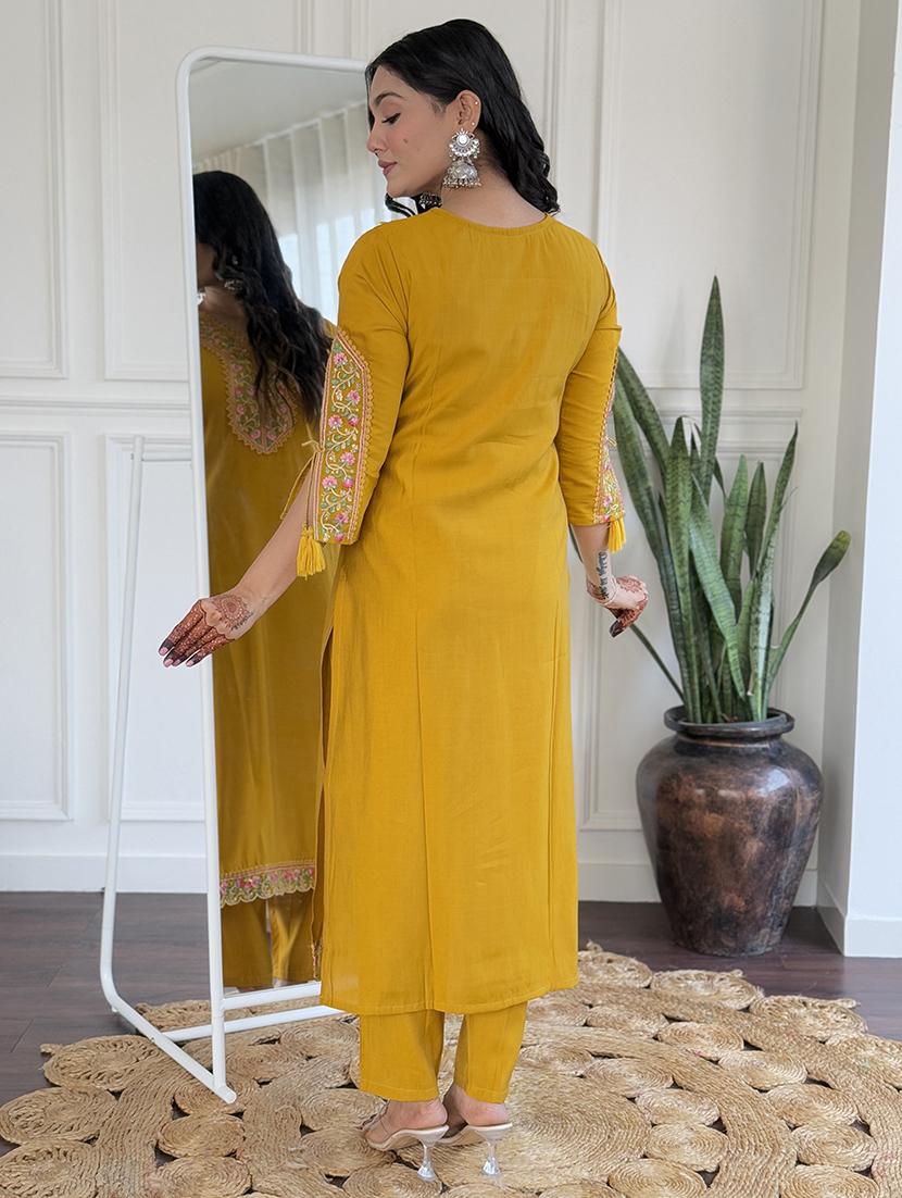 women three quarter sleeve kurta pant with dupatta set - 21961670 - Standard Image - 2