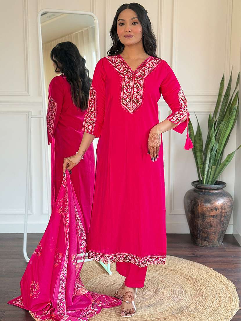 women three quarter sleeve kurta pant with dupatta set - 21961671 - Standard Image - 2