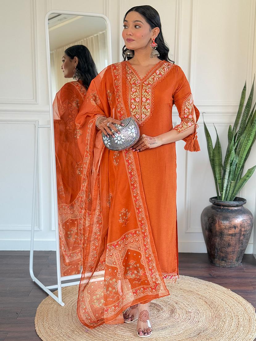 women three quarter sleeve kurta pant with dupatta set - 21961672 - Standard Image - 2
