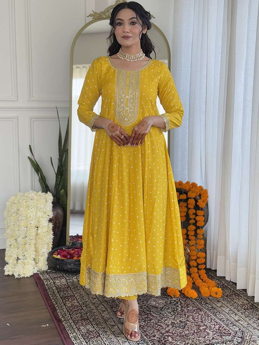 women three quarter sleeve kurta pant with dupatta set - 21961674 - Standard Image - 2