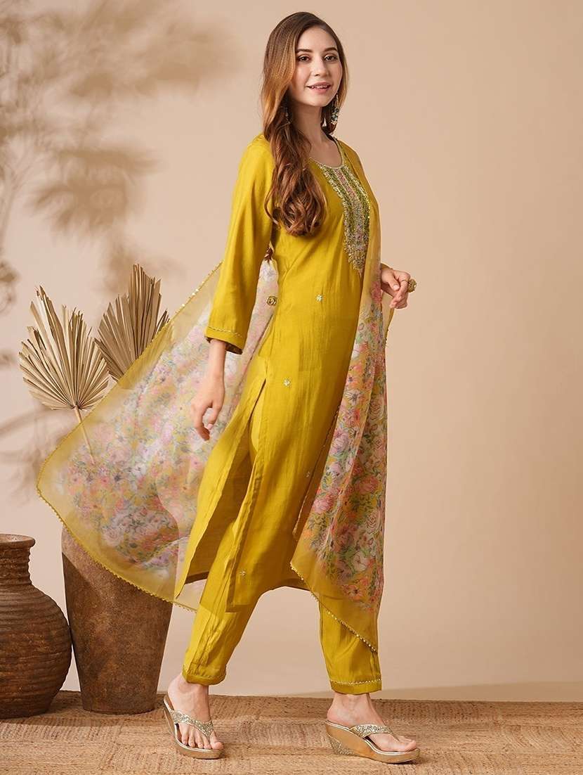 women three quarter sleeve kurta pant with dupatta set - 21961680 -  Standard Image - 2