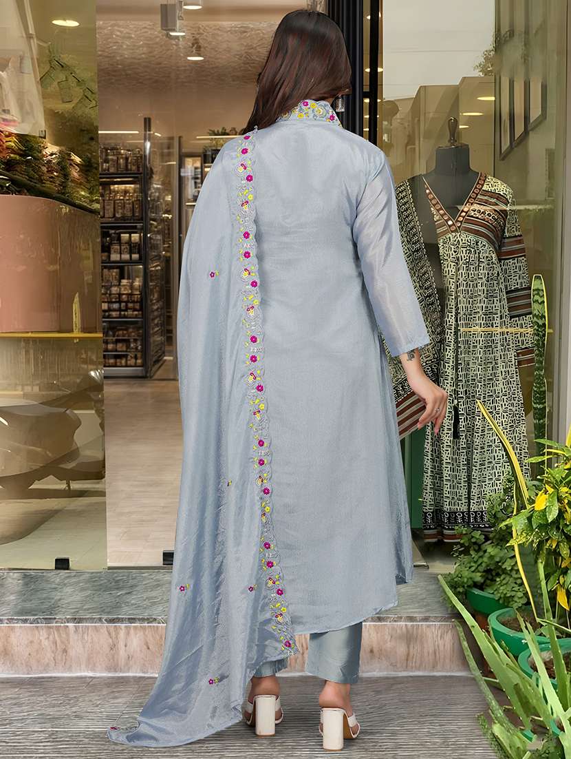 women three quarter sleeve kurta pant with dupatta set - 21961683 - Standard Image - 2