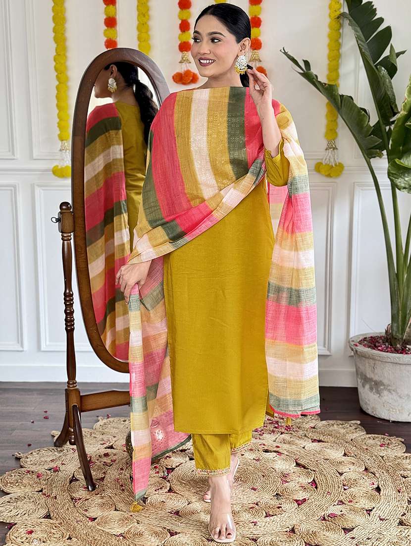 women three quarter sleeve kurta pant with dupatta set - 21961687 - Standard Image - 2