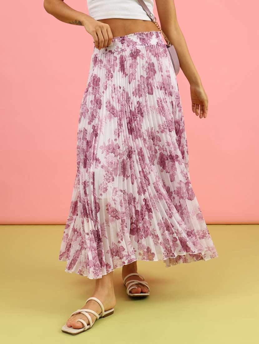 women printed mid rise flared skirt