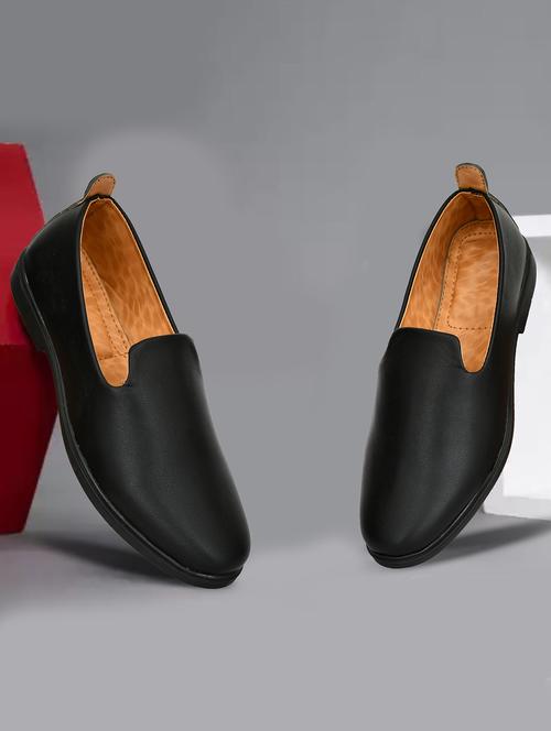 men black slip on mojari - 21961886 -  Standard Image - 0