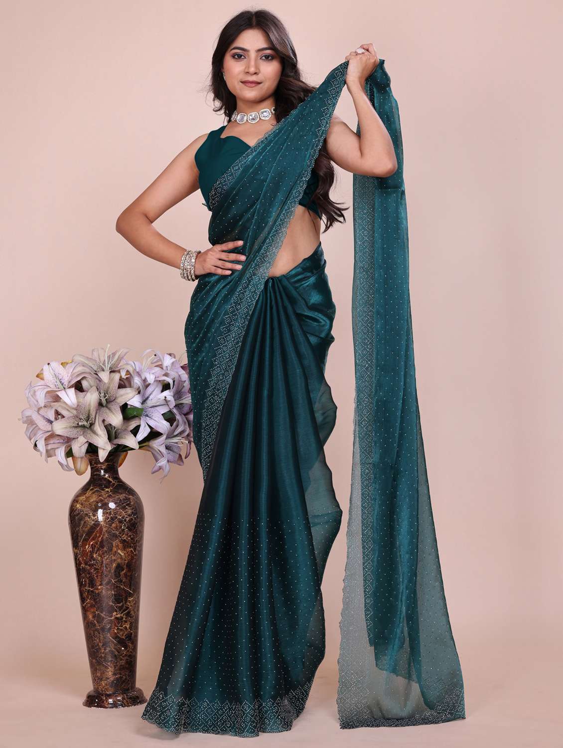 women solid with work embellished saree with blouse - 21962036 -  Standard Image - 2