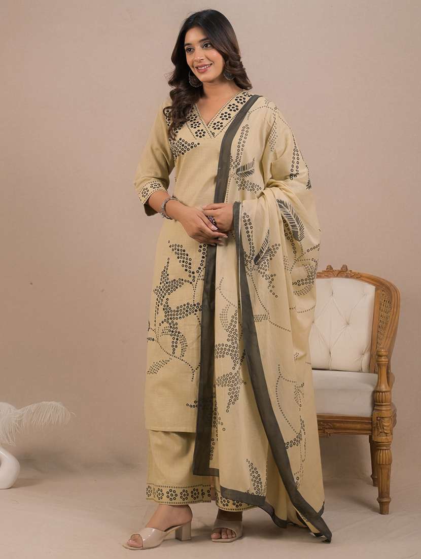 women three quarter sleeve kurta pant with dupatta set - 21962199 -  Standard Image - 2
