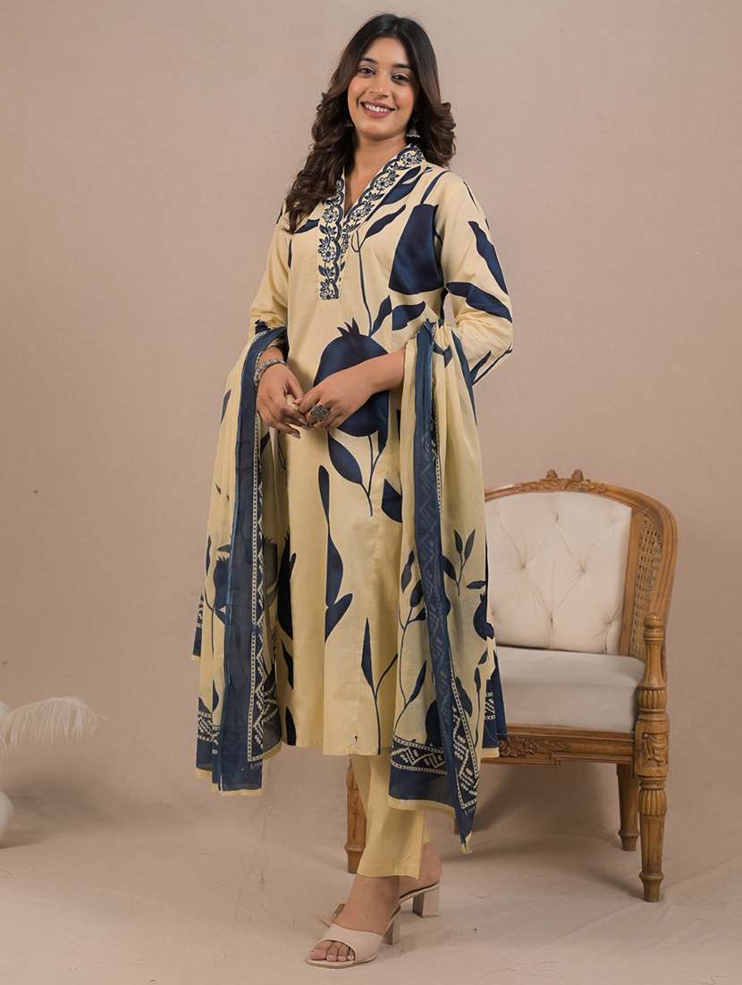 women three quarter sleeve kurta pant with dupatta set - 21962200 -  Standard Image - 2