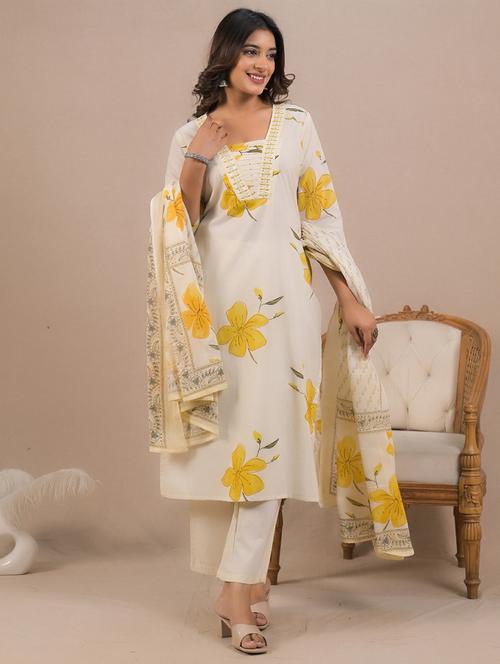 women three quarter sleeve kurta pant with dupatta set - 21962201 - Standard Image - 0