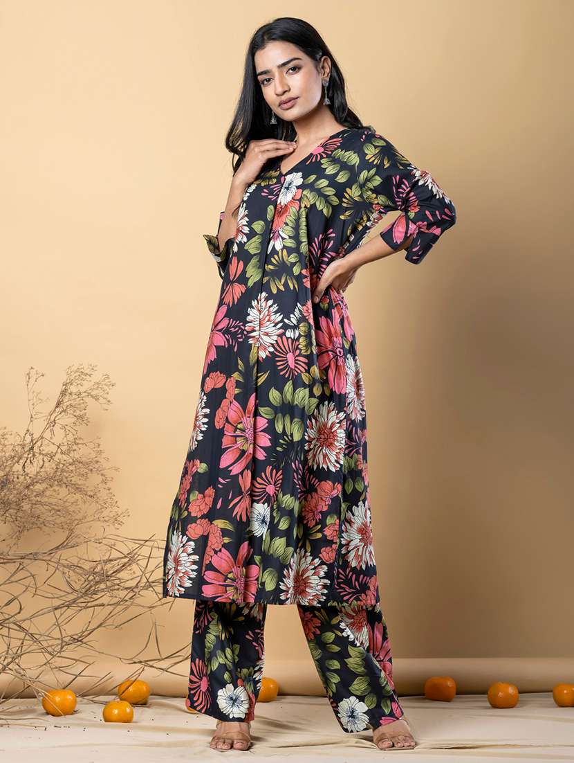 women printed three quarter sleeve kurta pant set - 21962222 -  Standard Image - 2