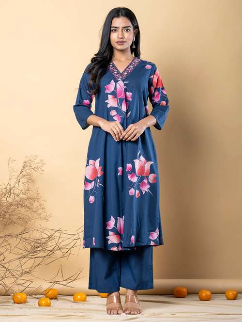 women printed three quarter sleeve kurta pant set