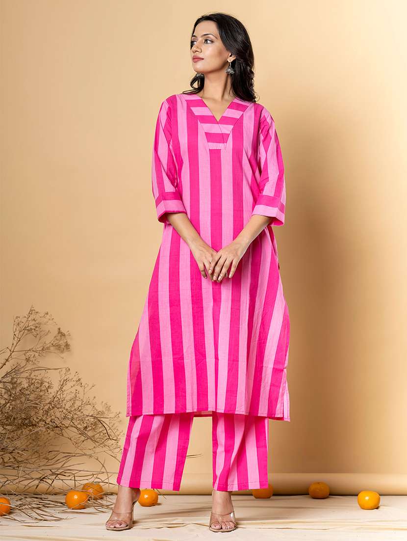 women printed three quarter sleeve kurta pant set